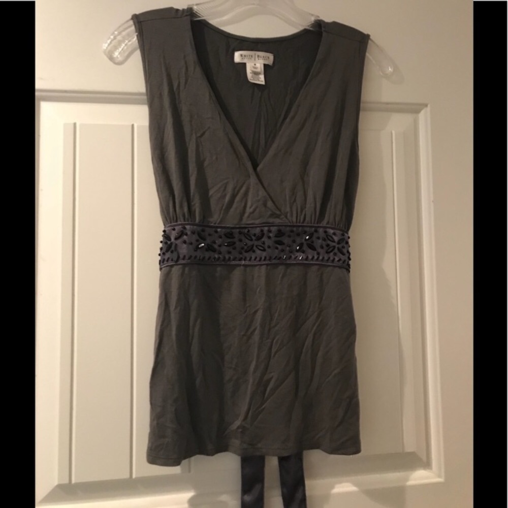 🌼3/$30🌼 WHBM Gray sleeveless embellished top Size medium